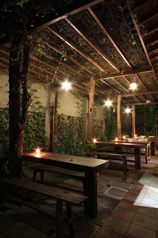 Rumah Batu Boutique Hotel Solo Esterno foto