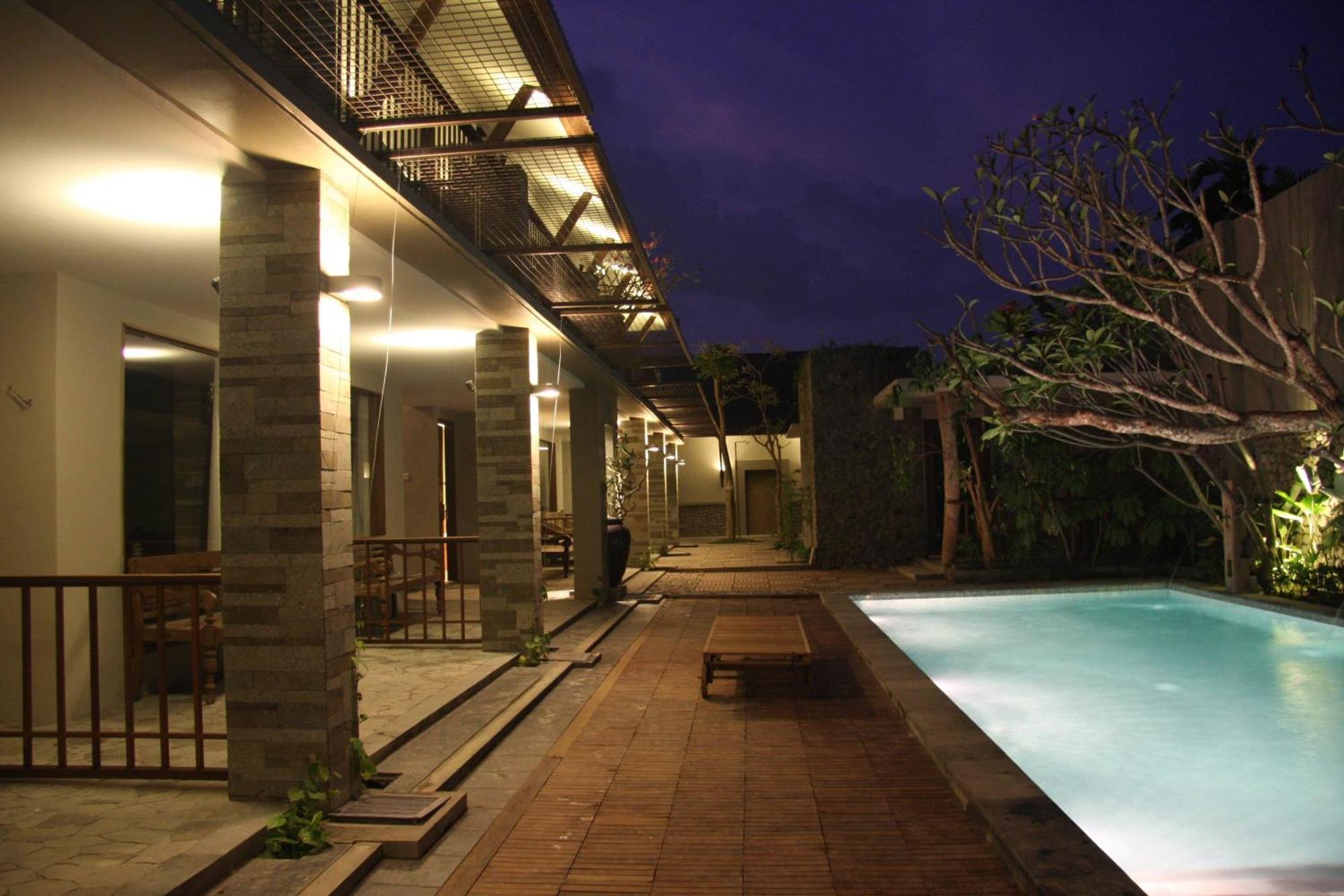 Rumah Batu Boutique Hotel Solo Esterno foto