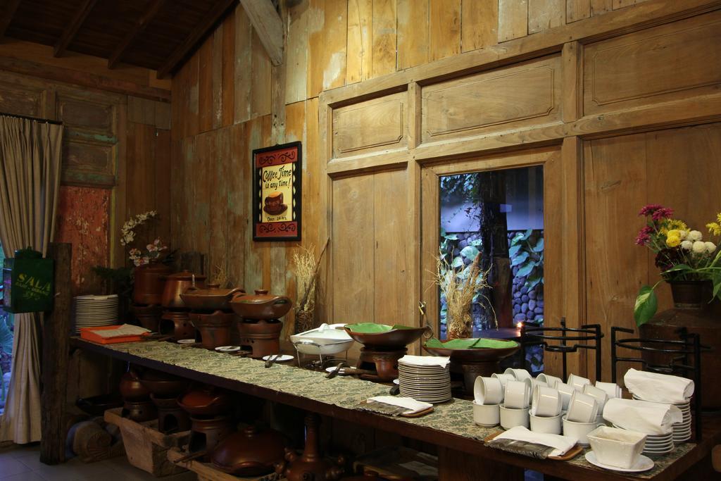 Rumah Batu Boutique Hotel Solo Esterno foto